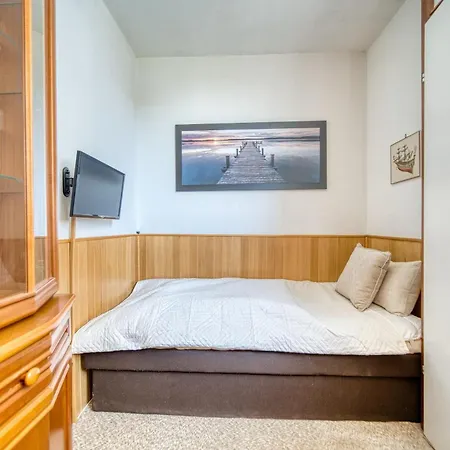 - Haus D, App 0d0405 *